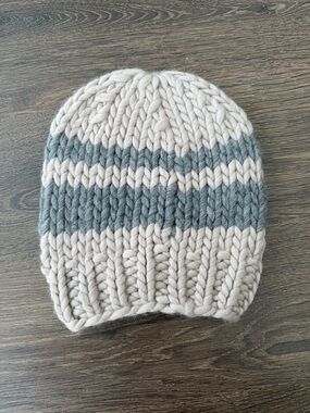 Wool and the Gang Chunky Knit Beanie - Oatmeal & Gray